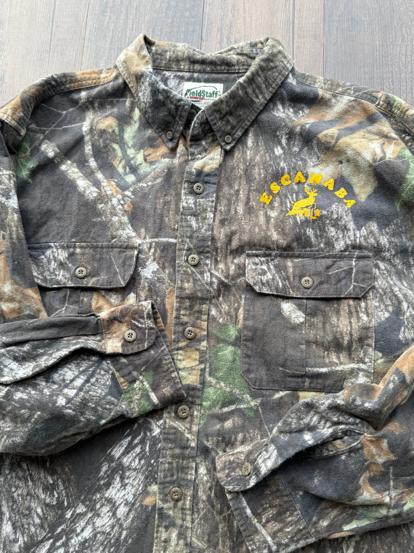 Escanaba Button Up Shirt - XL (VINTAGE UPCYCLED)